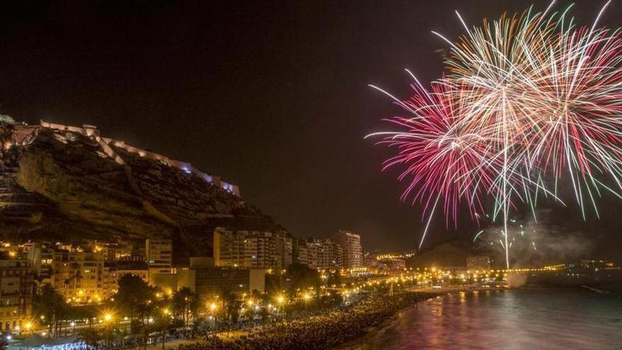 Esta es la pirotecnia que deja el concurso de fuegos artificiales de Alicante