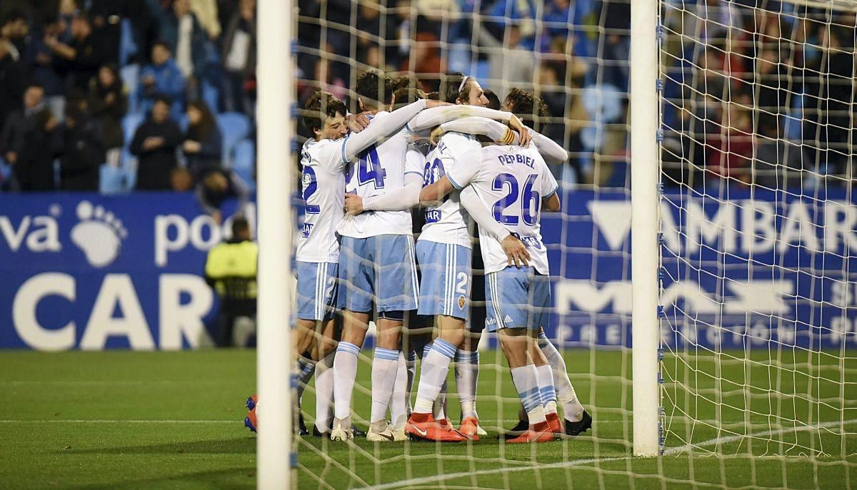 El Real Zaragoza vence al Sporting