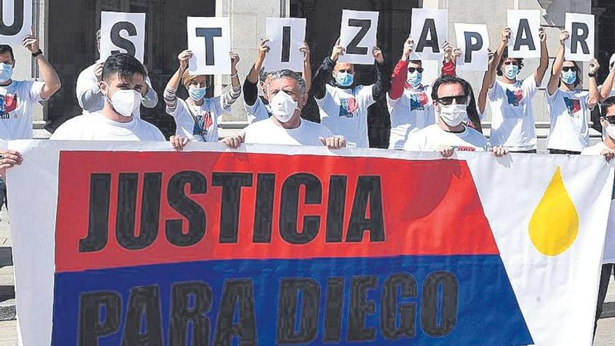 La familia del coruñés asesinado Diego Bello celebra la detención de Duterte