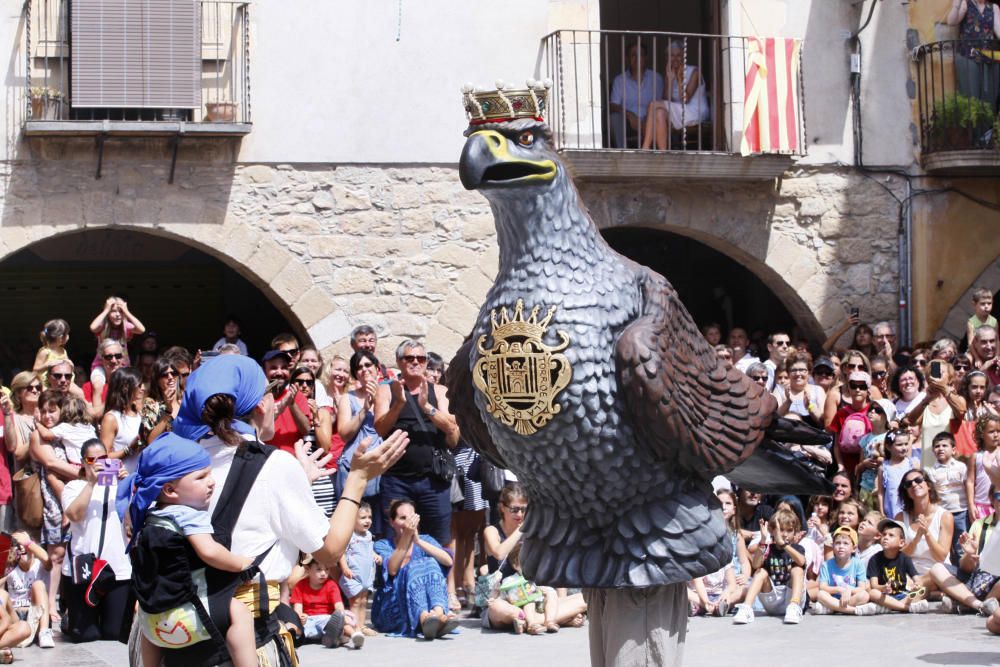 L''Àguila torna a la cercavila de Sant Genís a Torroella de Montgrí