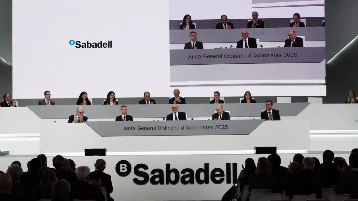 Noche de 'shock' y decepción en el Banc Sabadell