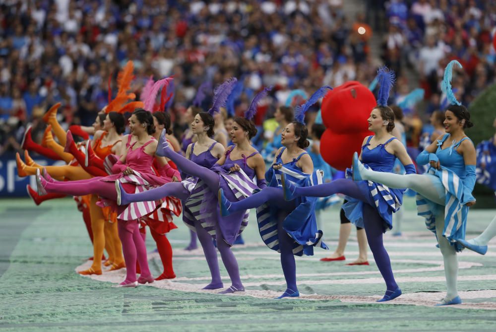 Imágenes de la ceremonia de apertura de la Eurocopa en Saint Denis.