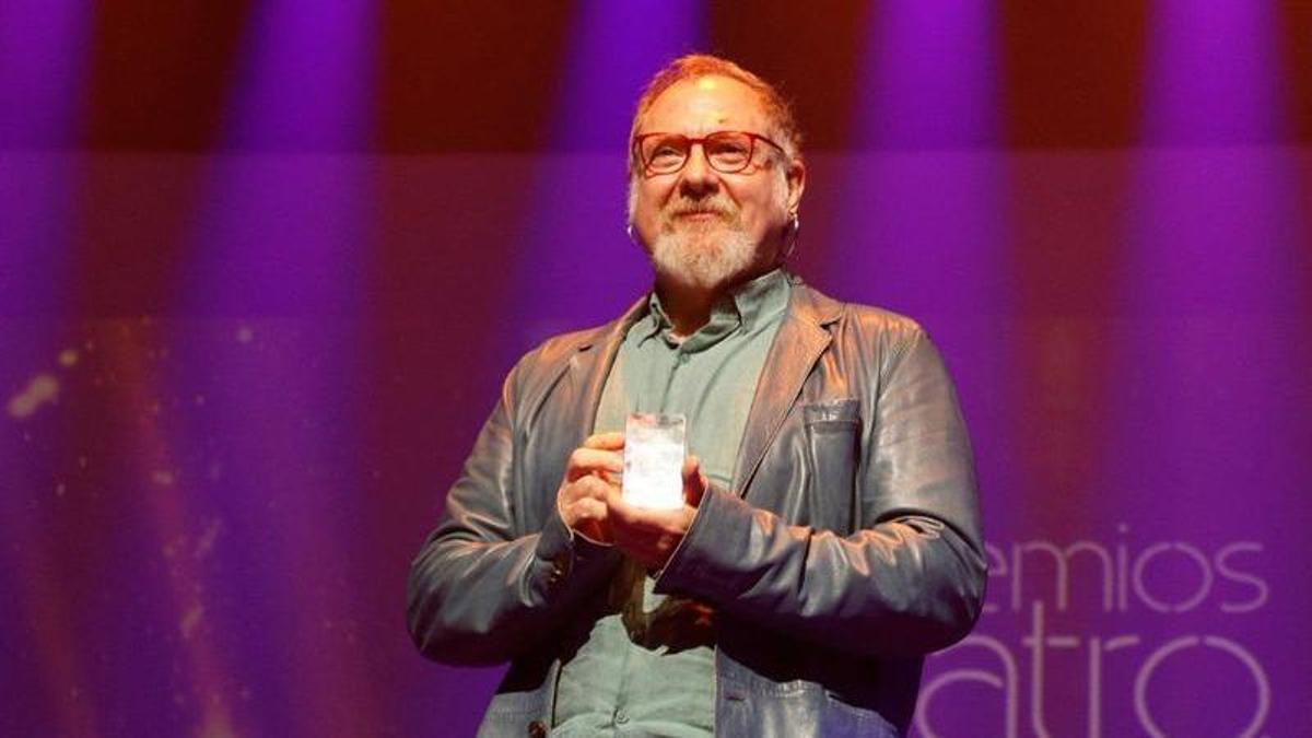 Juanjo Llorens, recogiendo el Premio de Teatro Musical.