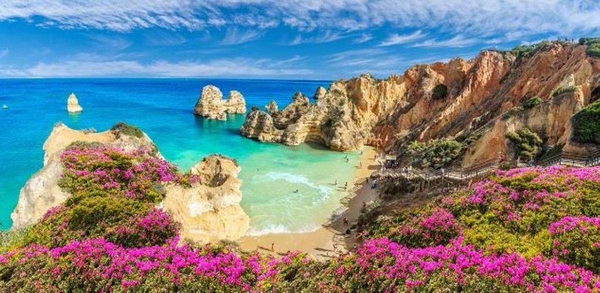 Visita la paradisíaca Algarve a Portugal.
