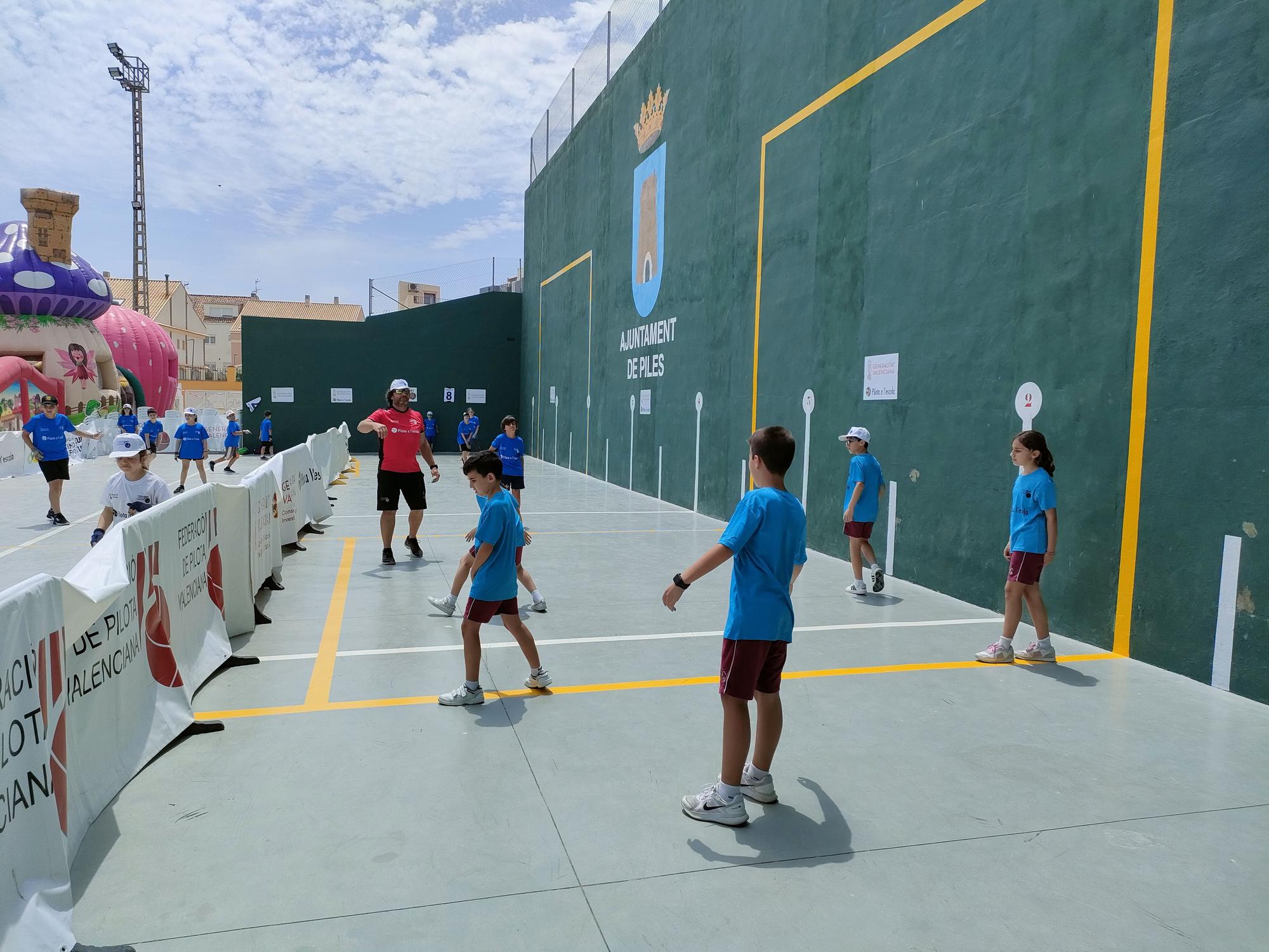 Trobada de "Pilota a l'Escola" en Piles