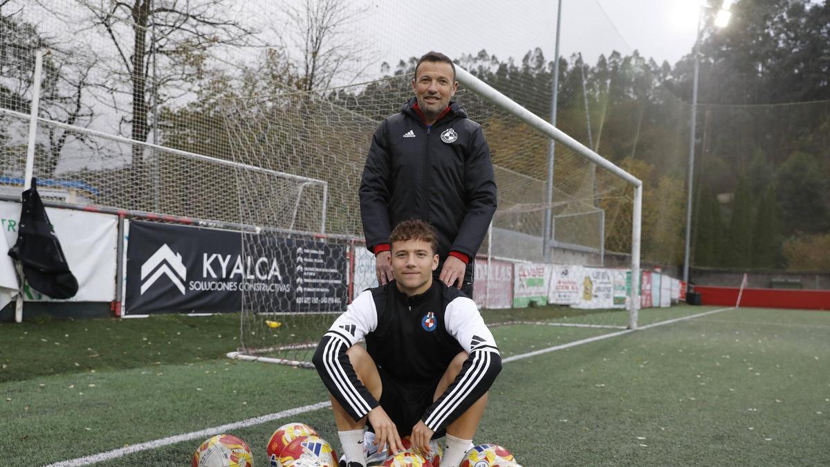 Chuchi Collado junto a su hijo Dani, ayer, en el Pepe Quimarán