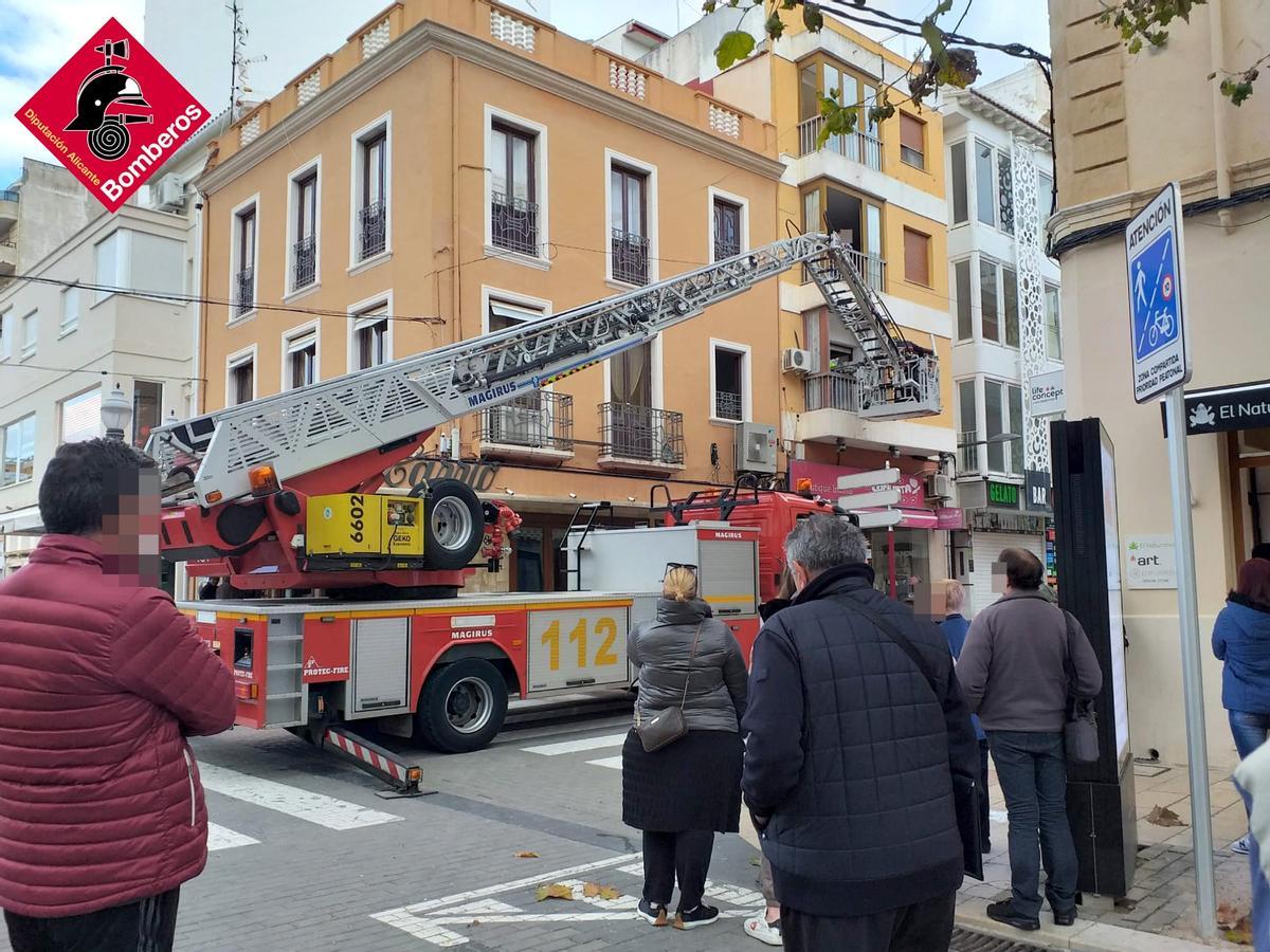 Los bomberos en el rescate del varón de 69 años