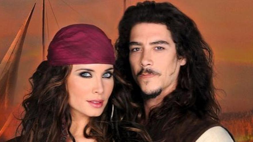 Oscar Jaenada y Pilar Rubio.