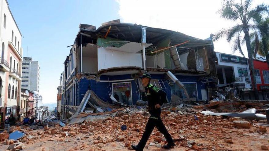 Rastreo de redes: Edificios y viviendas quedan destruidos tras el sismo de magnitud 7,4 en el Chocó