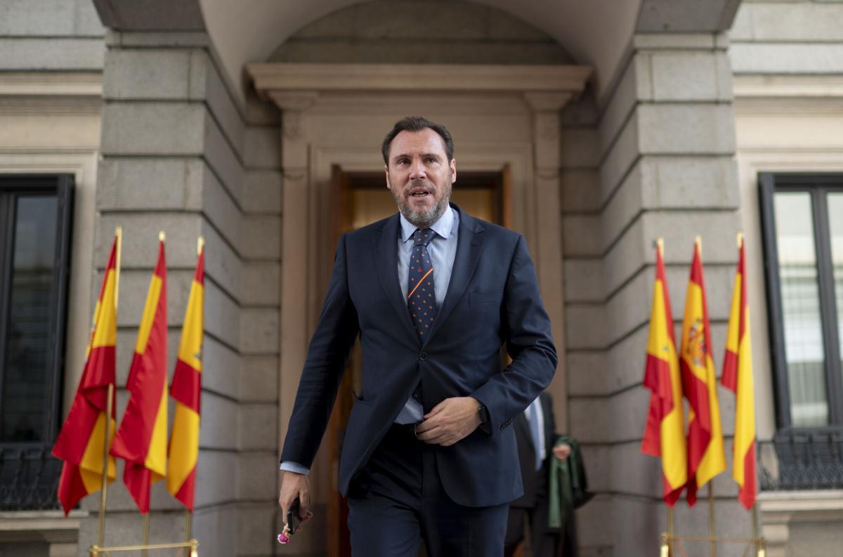 El ministro de Transportes y Movilidad Sostenible, Óscar Puente, tras el acto institucional por el Día de la Constitución.