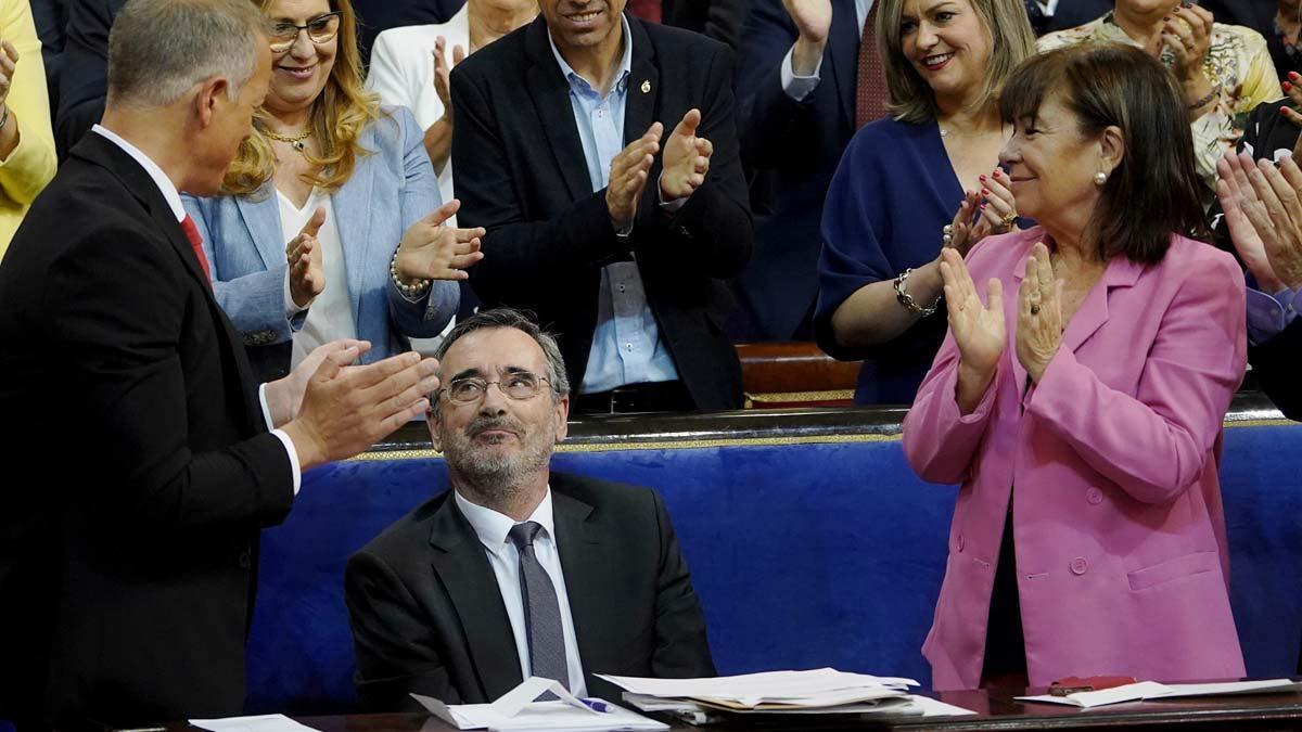 Manuel Cruz (PSC), elegido presidente del Senado