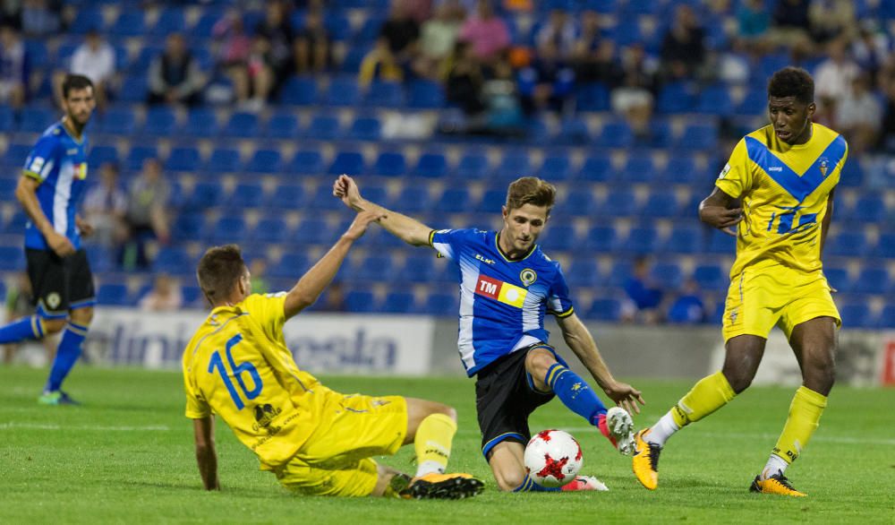 El Hércules regala otro empate en casa ante el Badalona por su nula ambición.