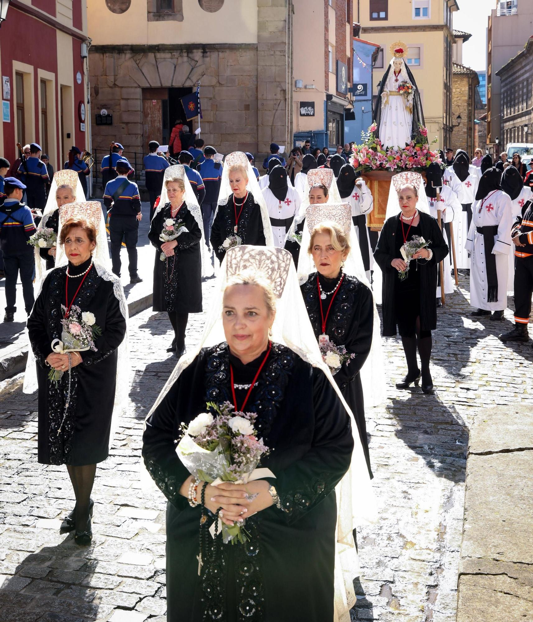 Así fue la procesión del Encuentro de Resurrección de Gijón (en imágenes)