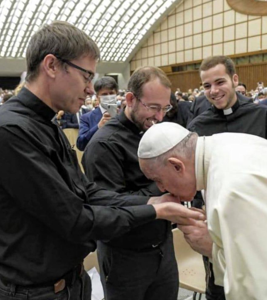 El sacerdote de Els Ports, con el papa Francisco.