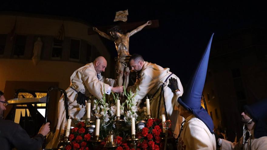 En imágenes | Vía Crucis de Nuestra Señora de la Piedad en Zaragoza