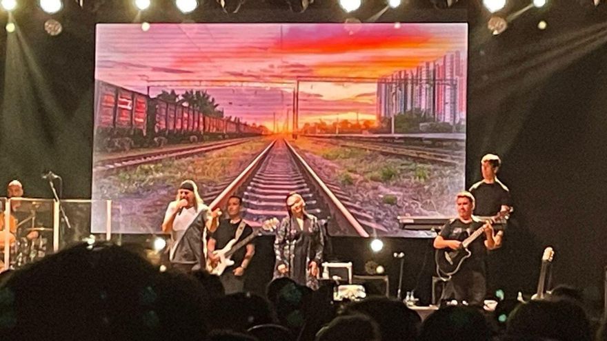 El éxito de Camela (y del resto de los grupos de San Xuan en Mieres): más de 20.000 espectatadores en los conciertos de las fiestas