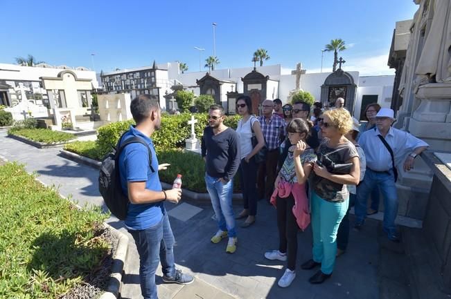 Ruta por el cementerio de Vegueta