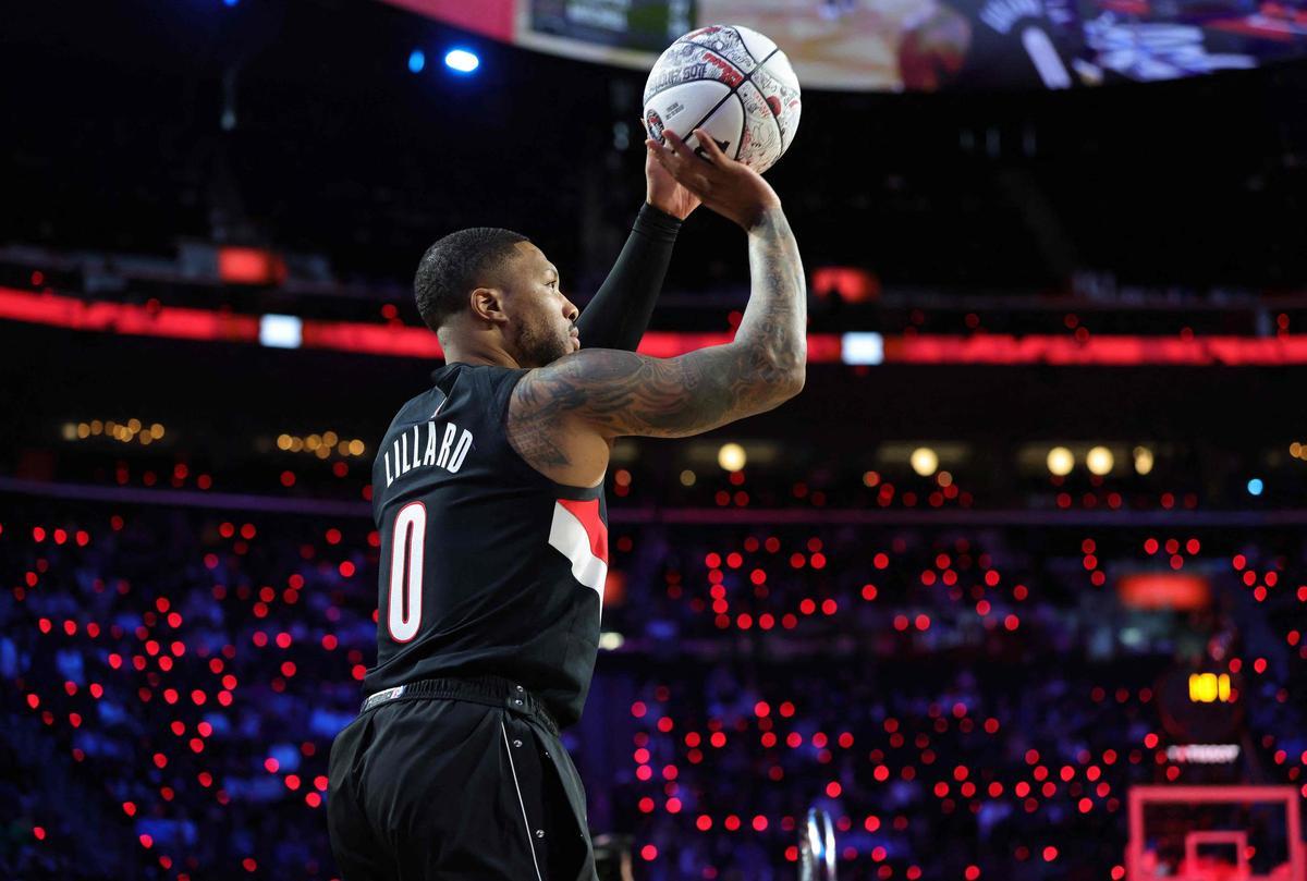 Damian Lillard, durante si triunfo en el concurso de triples.