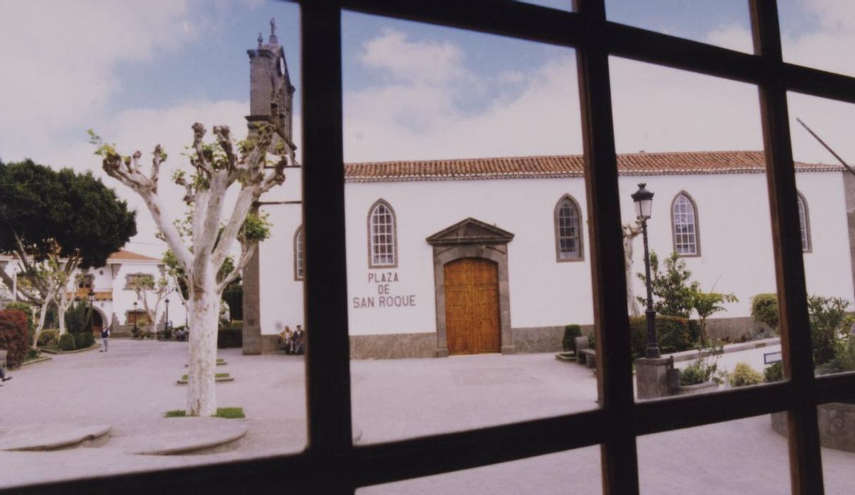 Vista de la Plaza de San Roque, centro del casco histórico de Firgas.
