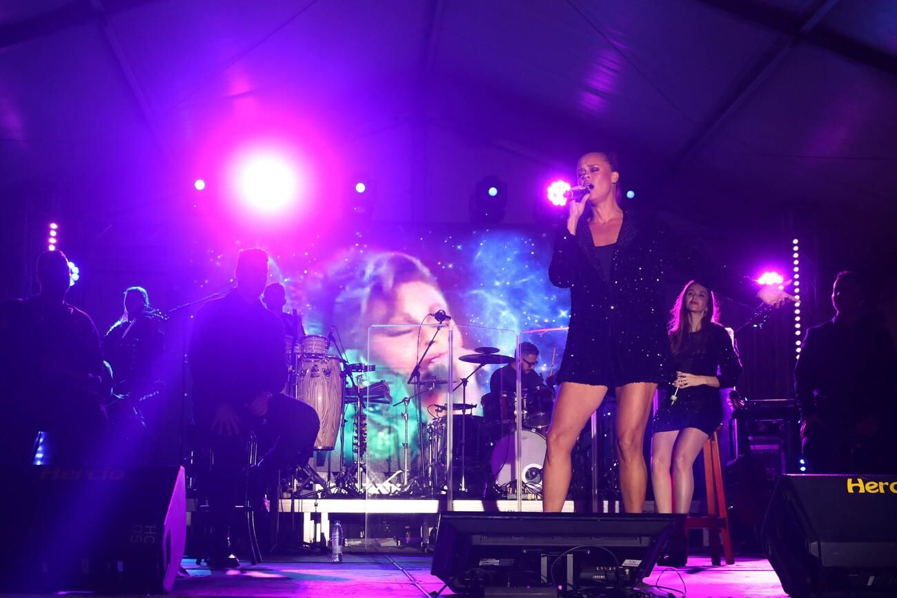 Los Cantadores y Shaila Dúrcal en las fiestas de San Marcial en Femés