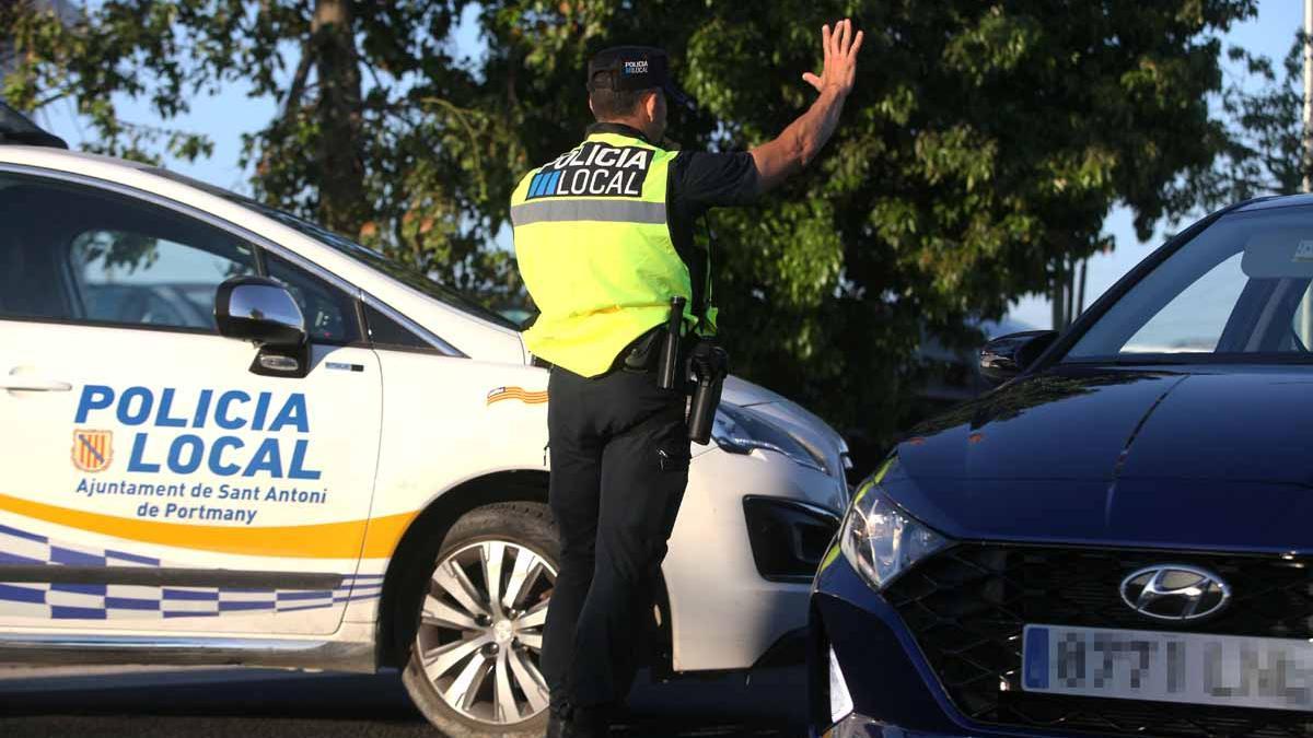 Macrodispositivo policial contra los taxis pirata en Ibiza