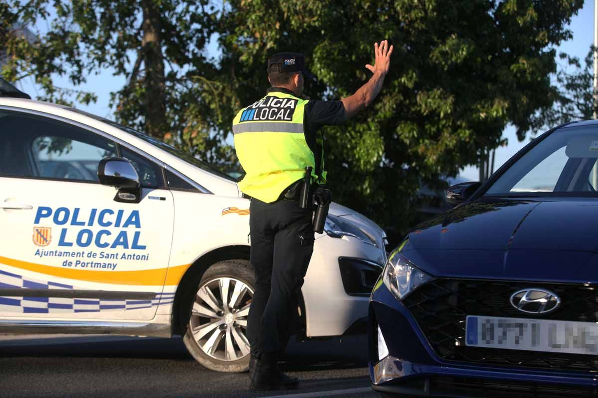 Macrodispositivo policial contra los taxis pirata en Ibiza