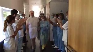 recordeu-la-fotografia-que-va-donar-la-volta-al-mn-de-la-humanitzaci-de-luci-de-lhospitaldelmar-doncs-el-protagonista-lisidre-desprs-de-3-m