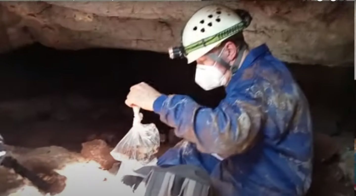 Explora la cueva que escondía el último descubrimiento arqueológico de Castellón