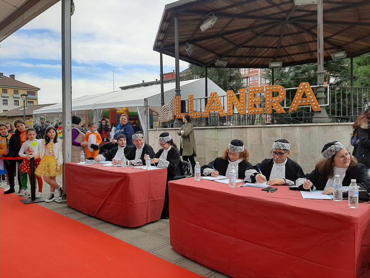 Llanera festeja un Antroxu infantil de récord Llanera festeja un Antroxu infantil de récord