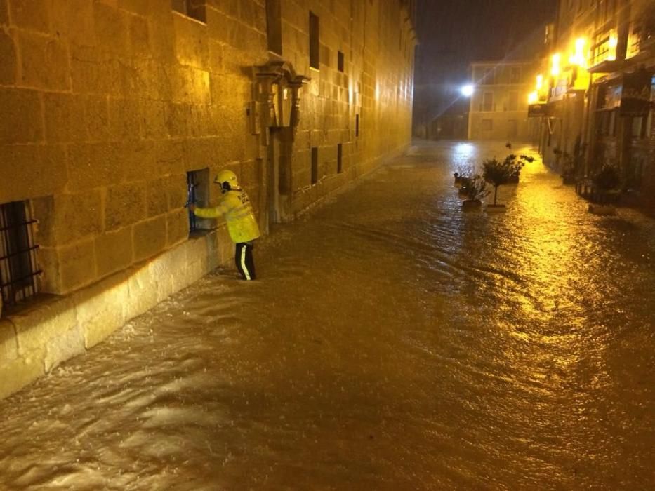 El Monasterio de Santa Faz refleaba en sus muros el nivel del agua caída