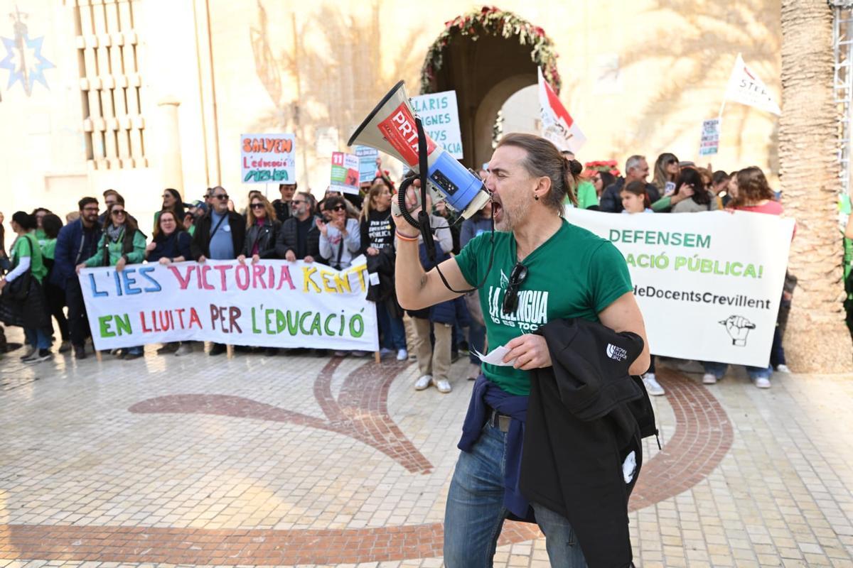 Los profesores salen a la calle en Elche