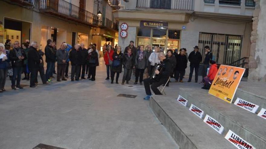 Unes 80 persones protesten a Berga pels escorcolls