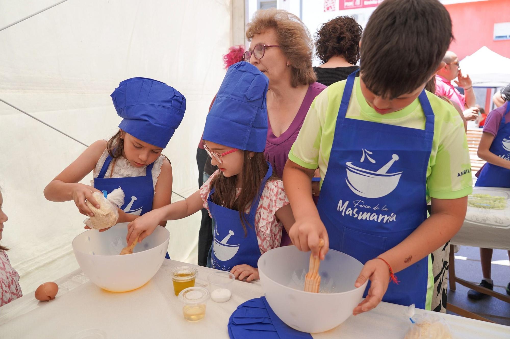 Niños participan en el encuentro de cocina de la edición pasada.