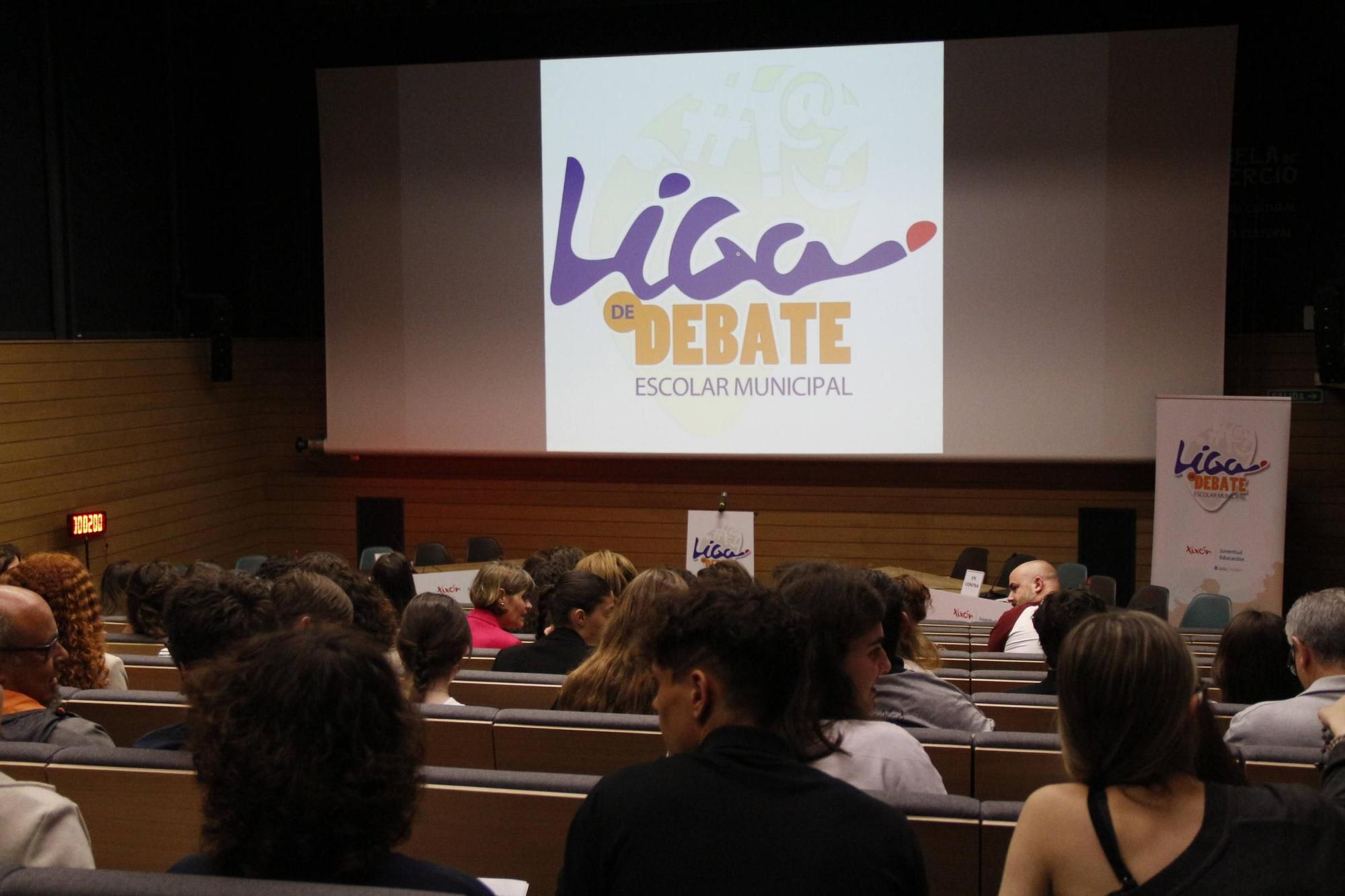 La semifinal de la Liga de Debate Escolar Municipal de Gijón, en imágenes