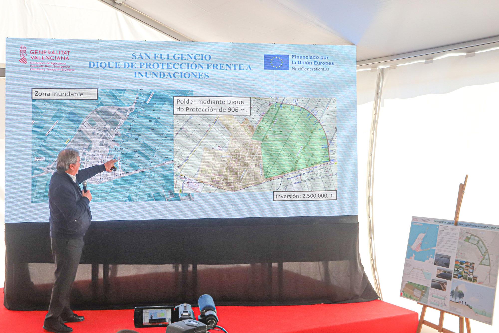 Visita de Ximo Puig a la desembocadura del Segura en Guardamar para anunciar los proyectos contra inundaciones