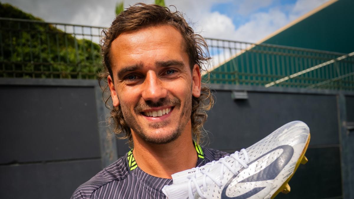 Así son las Kipsta CLR Elite FG, las botas que conmemoran los 200 goles de Griezmann con el Atlético