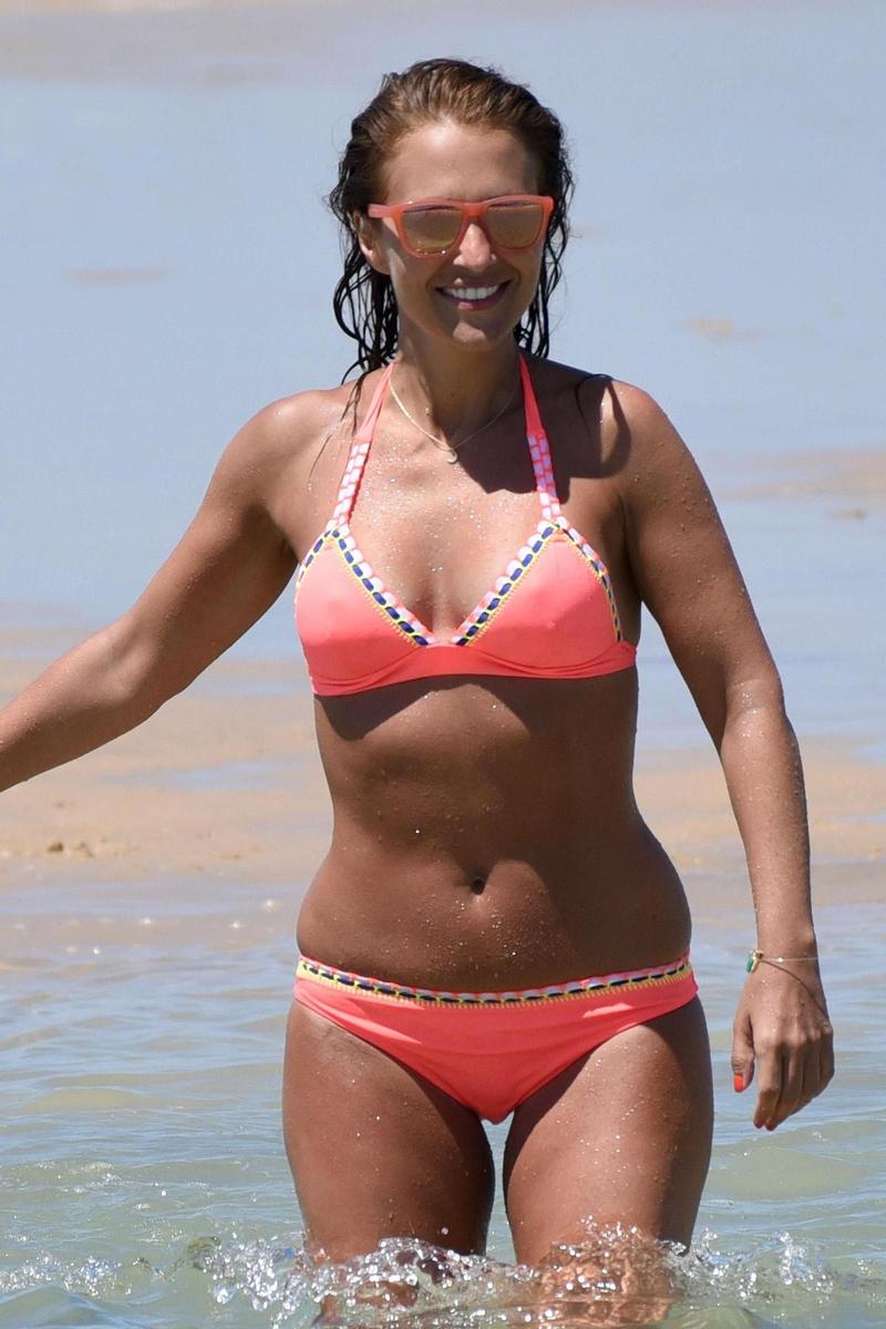 Paula Echevarría con bikini naranja en Cádiz