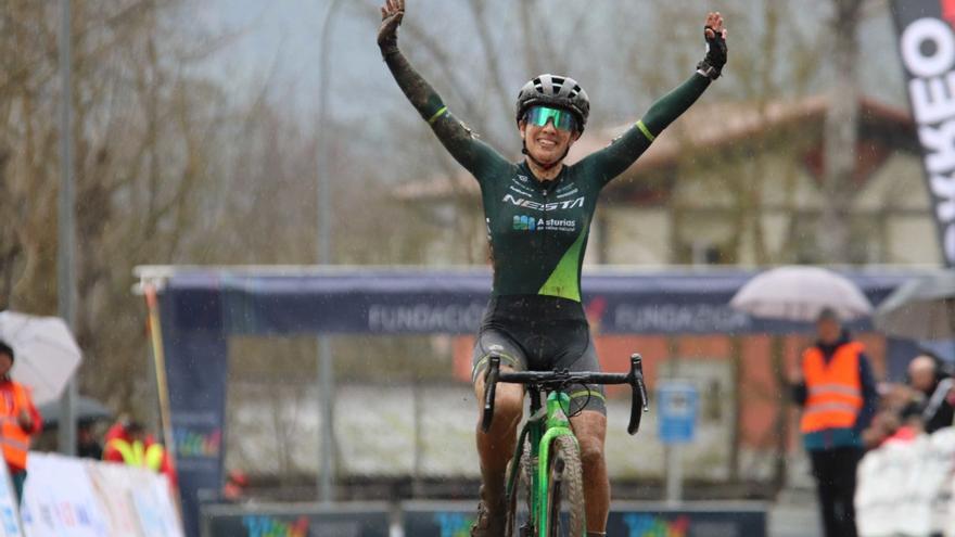 Sexto título para Lucía González en el campeonato de España de ciclocross