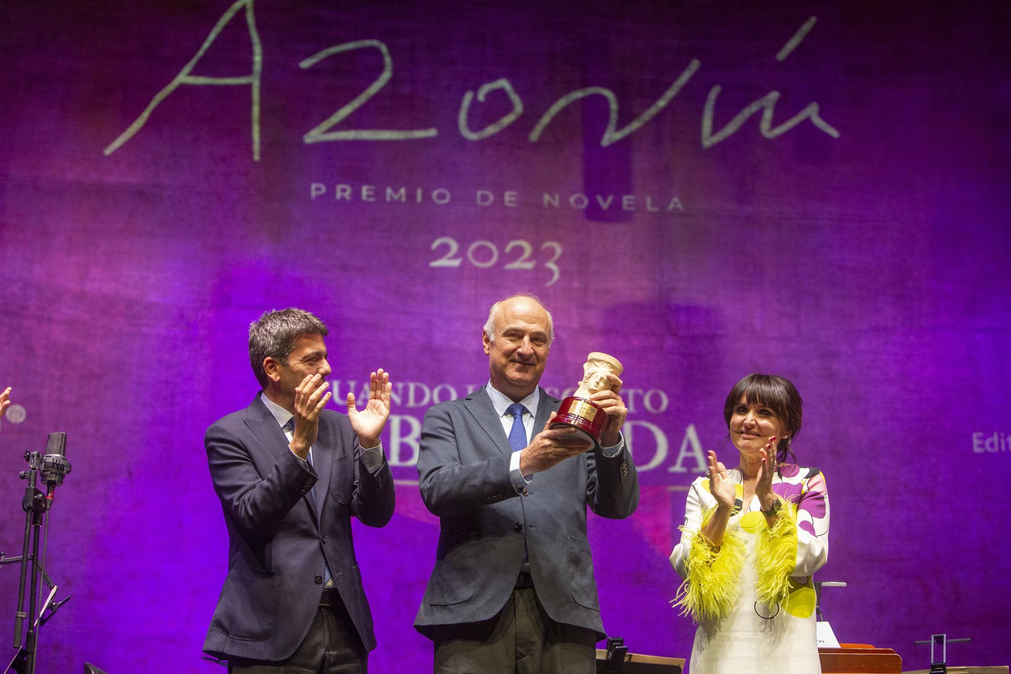 El escritor Fernando Benzo Sáinz se ha convertido en el nuevo ganador del Premio Azorín de Novela 2023, con Los perseguidos