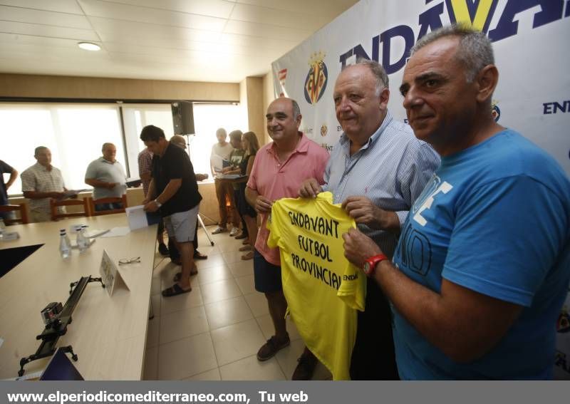 GALERÍA DE FOTOS -- El Villarreal CF apoya a 37 clubs provinciales