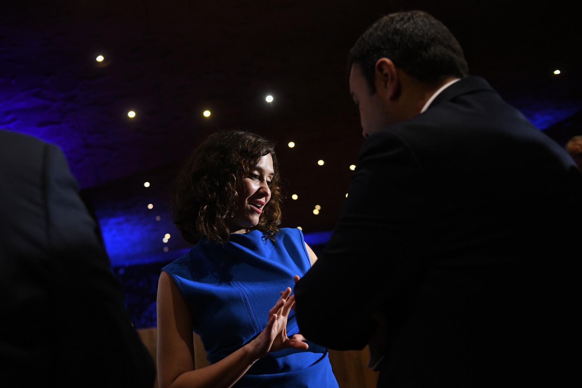 La presidenta de la Comunidad de Madrid, Isabel Díaz Ayuso, durante el acto de entrega de la XVI edición de los Premios Creadores en el  Caixaforum, a 2 de noviembre de 2022, en Madrid (España).