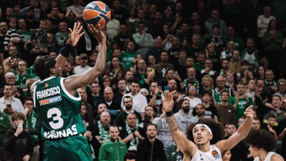 Sylvain Francisco se eleva contra el Paris Basketball