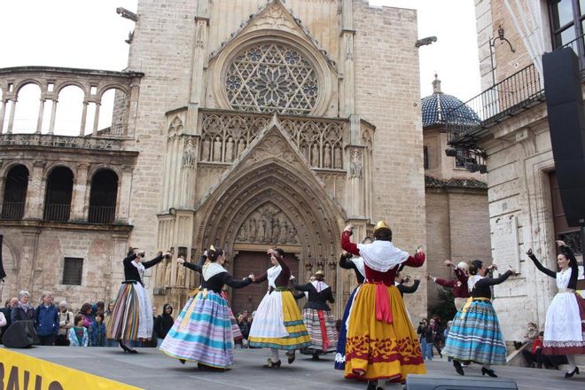 Estreno de los Balls al Carrer de las Fallas 2020