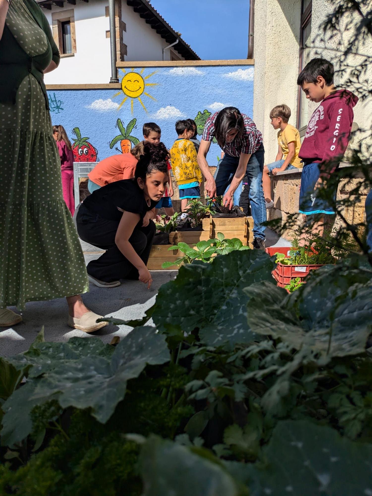 Taller en el colegio de Lastres sobre el uso adecuado de las pantallas