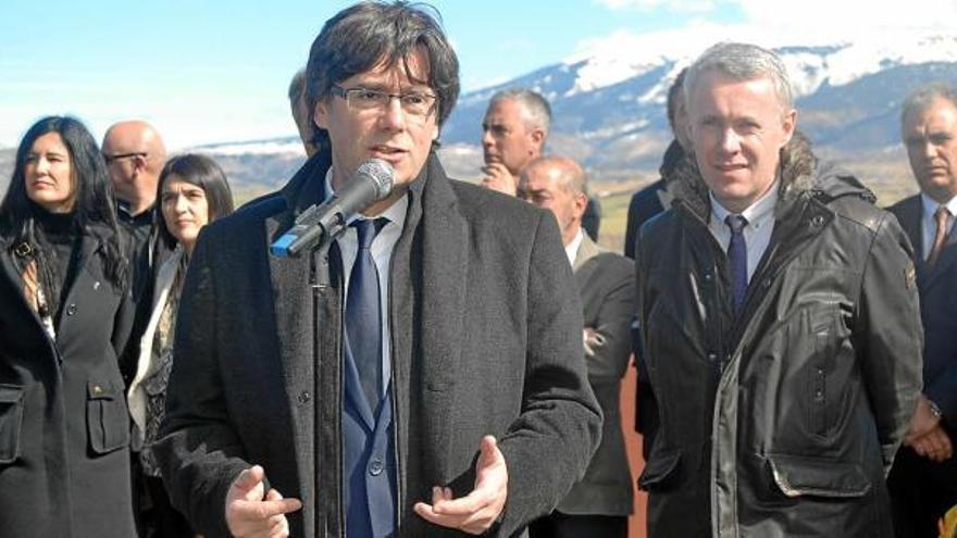 L&#039;alcalde de Puigcerdà, Albert Piñeira, i el President Puigdemont inauguren la nova zona d&#039;estacionament