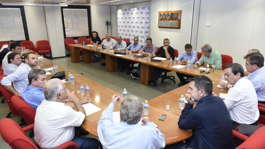 Los miembros de la Mesa del Agua esta tarde