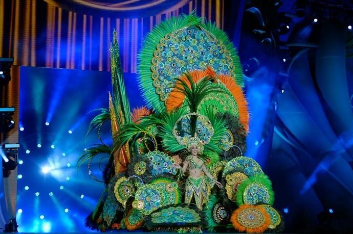 21-02-2020 LAS PALMAS D GRAN CANARIA. Elección de la Reina del Carnaval - 14. BAHÍA BLUE 21 y LED SIETE ISLA presentan a Cristina Mola Illera con un diseño de Alberto Pérez titulado Doble Zero.