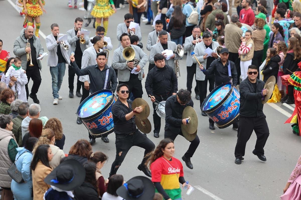 Búscate en las imágenes de la rúa de Carnaval de Ibiza