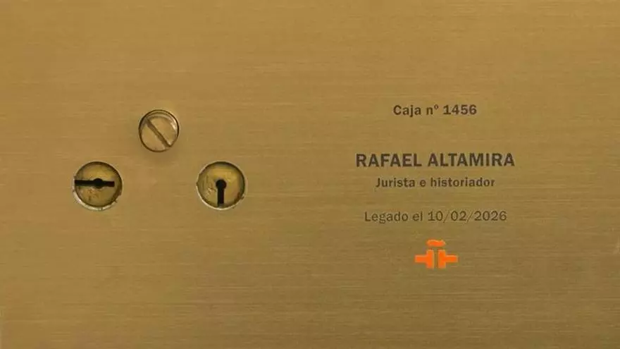 El legado de Rafael Altamira ya descansa en la Caja de las Letras del Instituto Cervantes
