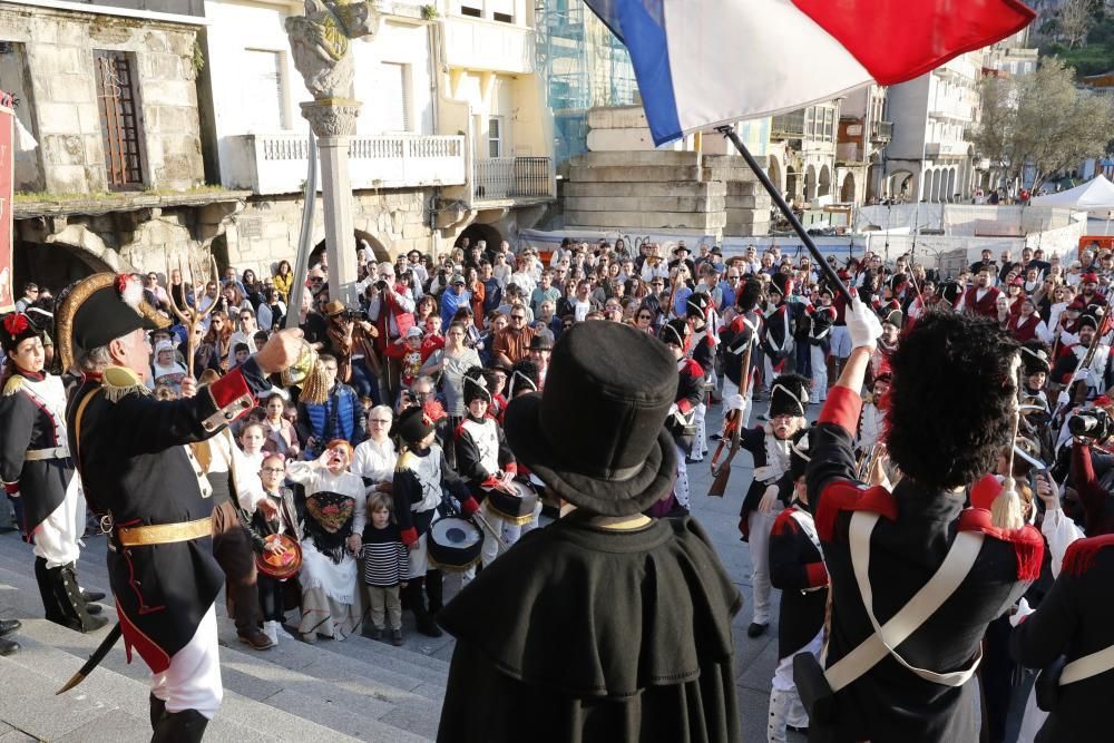 La Reconquista 2019 queda inaugurada con la representación de la destitución del alcalde afrancesado Vázquez Varela en la Praza do Berbés.